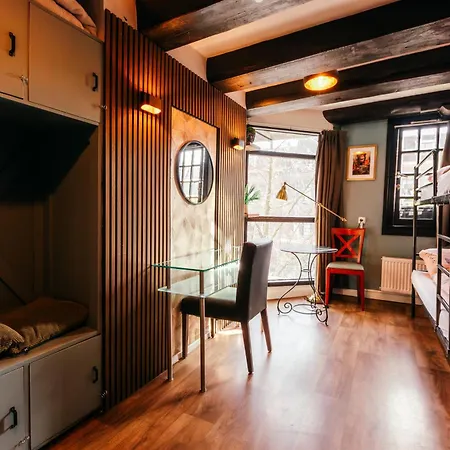 Hostel Downtown Canal View Amsterdam