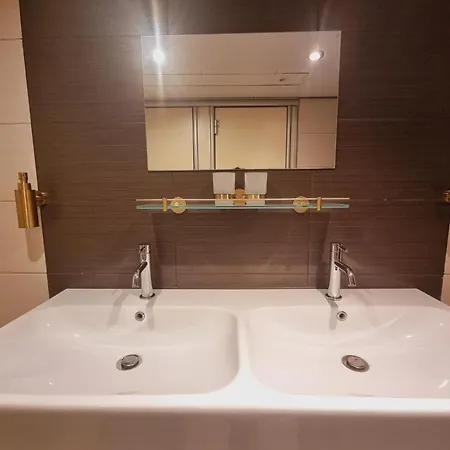 Hostal Downtown Canal View