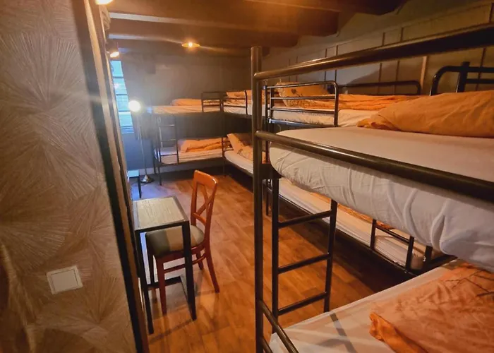 Hostel Downtown Canal View *