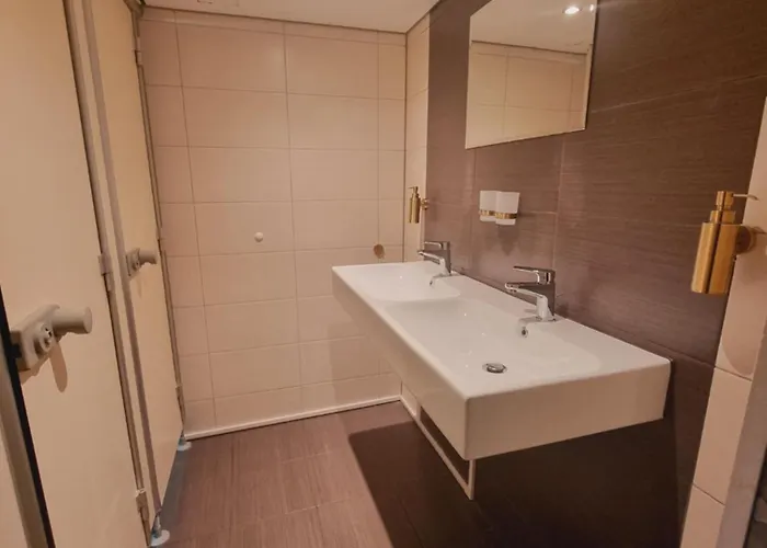 Hostel Downtown Canal View