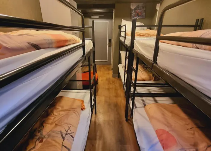 Downtown Canal View Hostel *