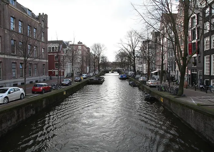 Hostel Downtown Canal View *