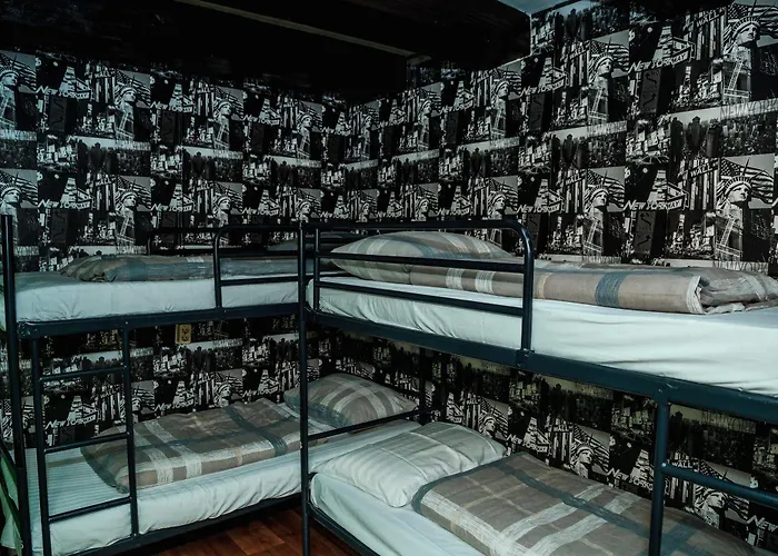 Hostel Downtown Canal View *